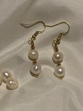 Load image into Gallery viewer, Dainty Pearl Drop Earrings
